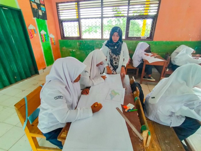 Pembelajaran IPS Kelas 8 MTsN 1 Bungo: Praktik Membuat Peta Kabupaten Bungo