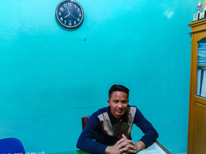 Usai Dilantik di Jambi, Hendri PPPK MTsN 1 Bungo Langsung masuk ke madrasah dengan penuh Semangat Usai Dilantik di Jambi, Hendri PPPK MTsN 1 Bungo Langsung masuk ke madrasah dengan penuh Semangat