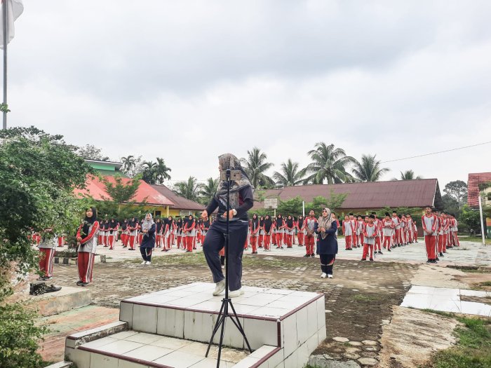 Semarak Senam Sehat Sabtu, MTsN 1 Bungo Penuh Energi dan Keceriaan