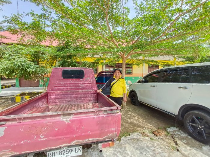 Kepala MTsN 1 Bungo Pastikan Lingkungan Madrasah Bersih dan Nyaman Jelang Ramadan 1447 H