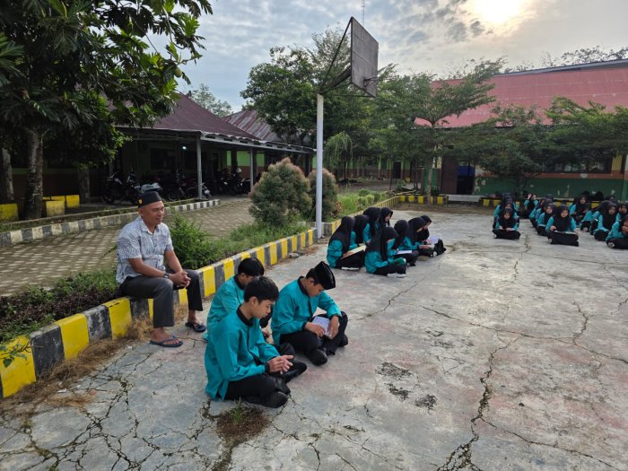 Semangat Tilawah Tak Surut! Pertemuan Ke-5 Tadarus MTsN 1 Bungo Tuntaskan Surah Al-Baqarah Juz 3