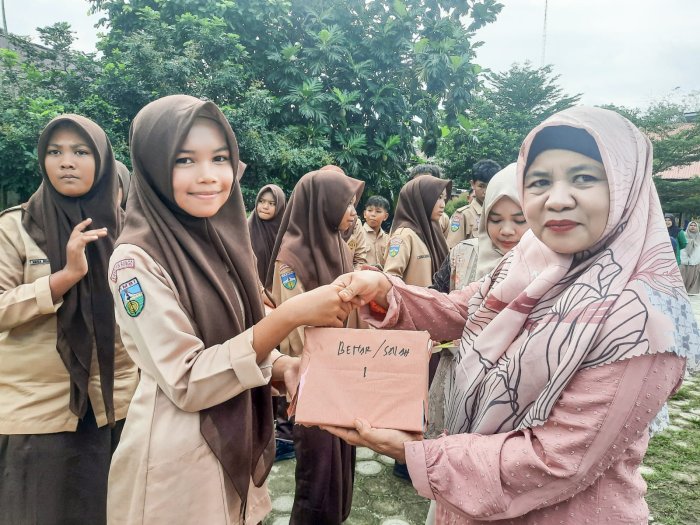 Semangat Juara Warnai Apel Penerimaan Rapor MTsN 1 Bungo, Pemenang Classmeeting Terima Penghargaan