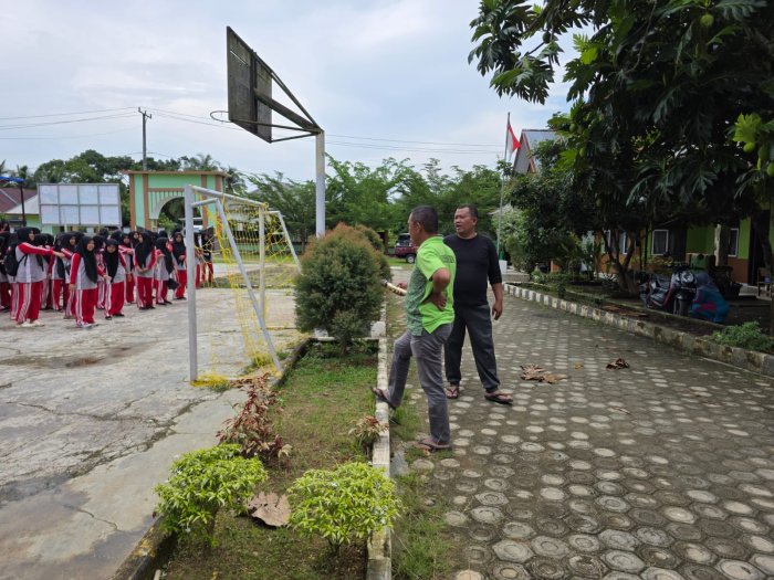 Sambut PORSENI 2026, Waka Kesiswaan MTsN 1 Bungo Ajak Siswa Ciptakan Madrasah Bersih dan Asri Sambut PORSENI 2026, Waka Kesiswaan MTsN 1 Bungo Ajak Siswa Ciptakan Madrasah Bersih dan Asri
