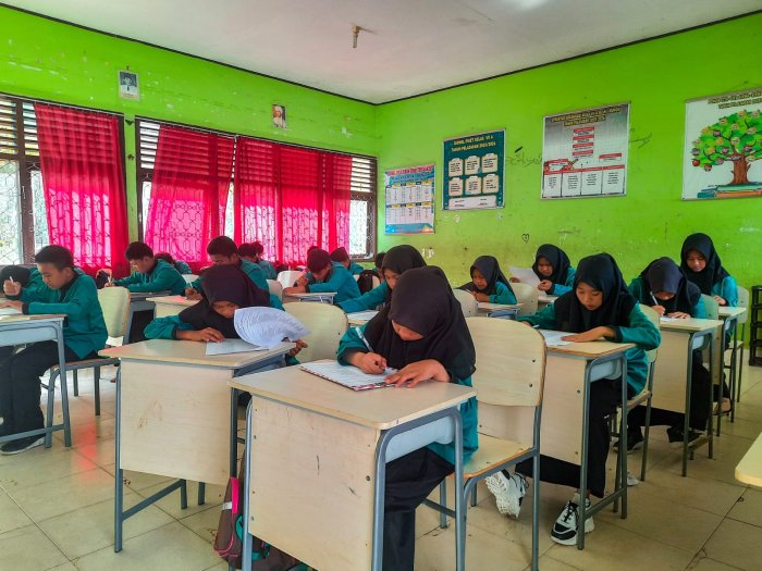 ASAS Ganjil MTsN 1 Bungo Memasuki Hari terakhir, Mata Pelajaran Bahasa Arab Jadi Pembuka Ujian