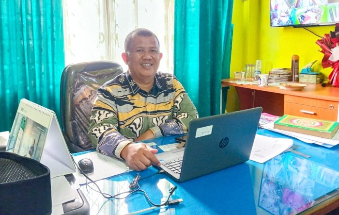 Semarak Hari Batik Nasional, Guru MTsN 1 Bungo Kenakan Batik Kebanggaan Semarak Hari Batik Nasional, Guru MTsN 1 Bungo Kenakan Batik Kebanggaan