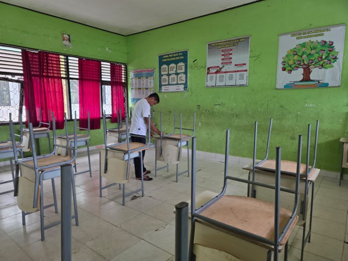 Sentuhan Akhir Jelang Hari H, Panitia MTsN 1 Bungo Tuntaskan Penempelan Nomor Ujian Madrasah 2026 Sentuhan Akhir Jelang Hari H, Panitia MTsN 1 Bungo Tuntaskan Penempelan Nomor Ujian Madrasah 2026
