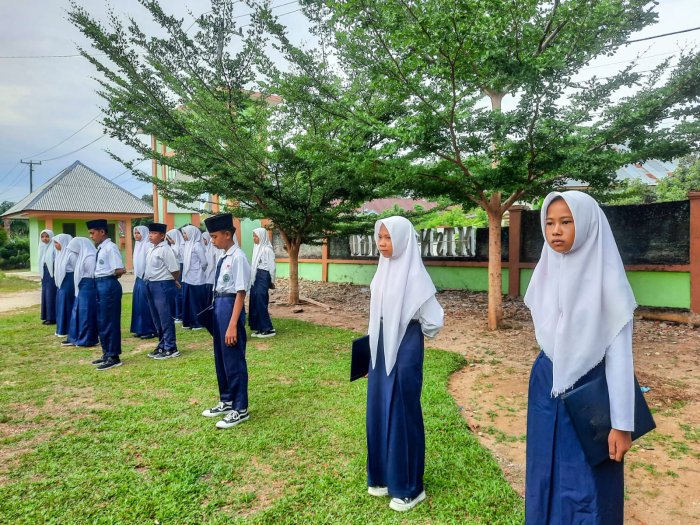 Aurel 8C Tampil Anggun dan Percaya Diri: Sukses Jadi Pembawa Acara