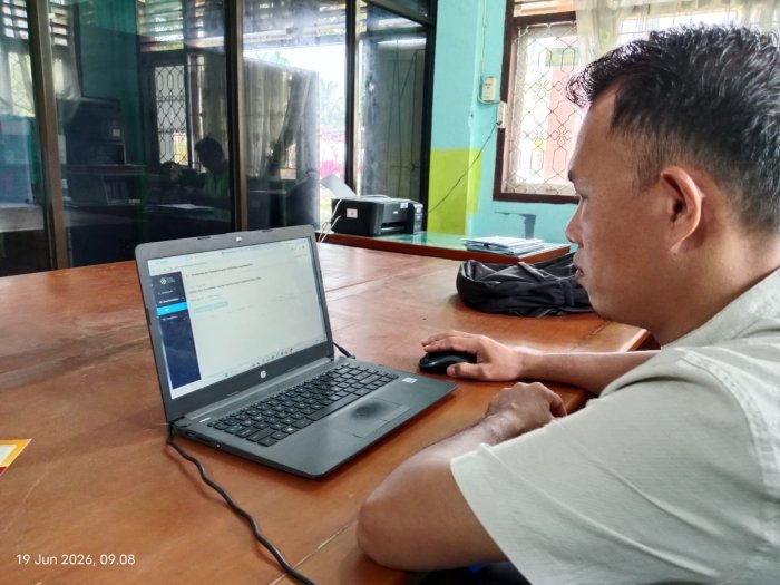 Perkuat Program Kependudukan, MTsN 1 Bungo Awali Pengisian Instrumen Monitoring dan Evaluasi SSK