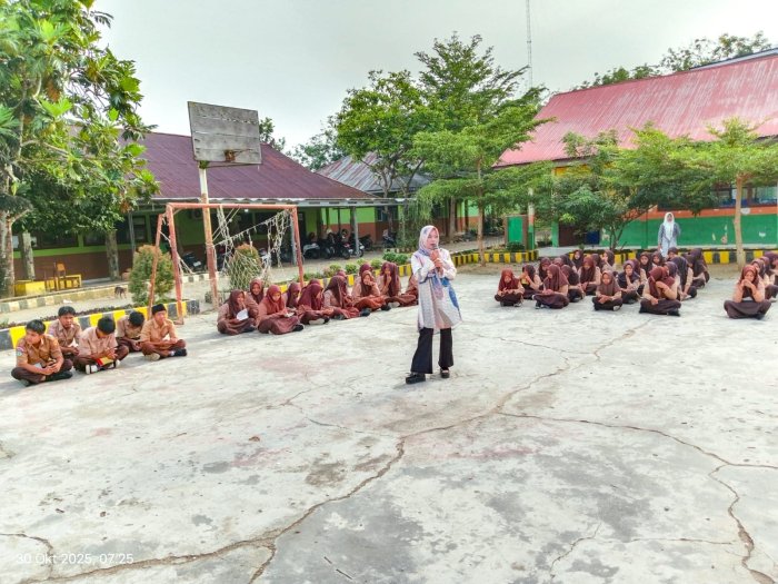 Evi Guswanti, S.Pd. Puji Pelaksanaan Pembiasaan Pagi yang Berjalan Sesuai Harapan Evi Guswanti, S.Pd. Puji Pelaksanaan Pembiasaan Pagi yang Berjalan Sesuai Harapan