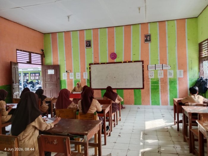 Pelaksanaan ASAT Hari Ke-3 di MTsN 1 Bungo Berjalan Optimal Tanpa Kendala Berarti