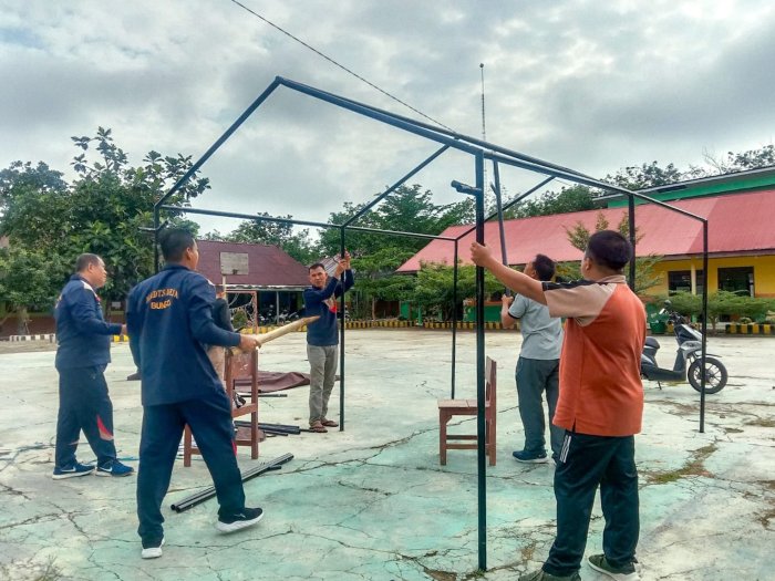 MTsN 1 Bungo Bergerak Cepat: Kepala Madrasah dan GTK Siapkan Markas untuk Jambore Ranting