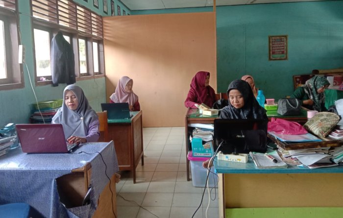 Majelis Guru MTsN 1 Bungo Matangkan Persiapan E-Kinerja Tahunan untuk SKP