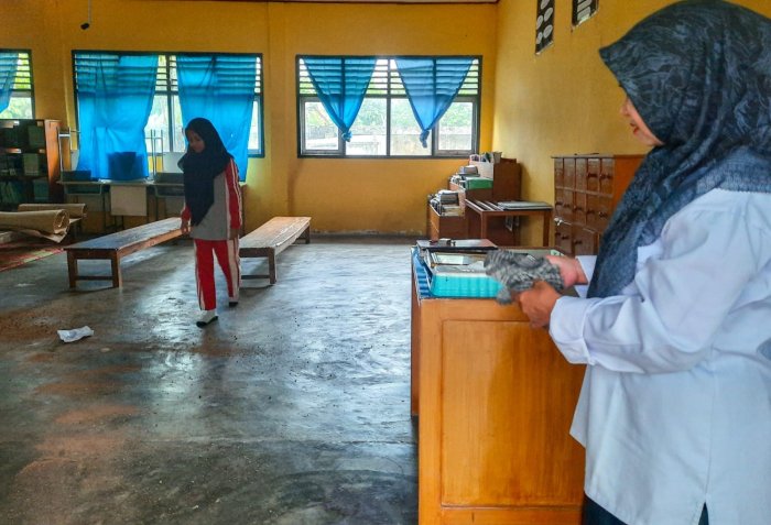 Jelang PKKM 2025, Ruang Perpustakaan MTsN 1 Bungo Ditata Optimal untuk Tunjang Mutu Literasi Madrasah