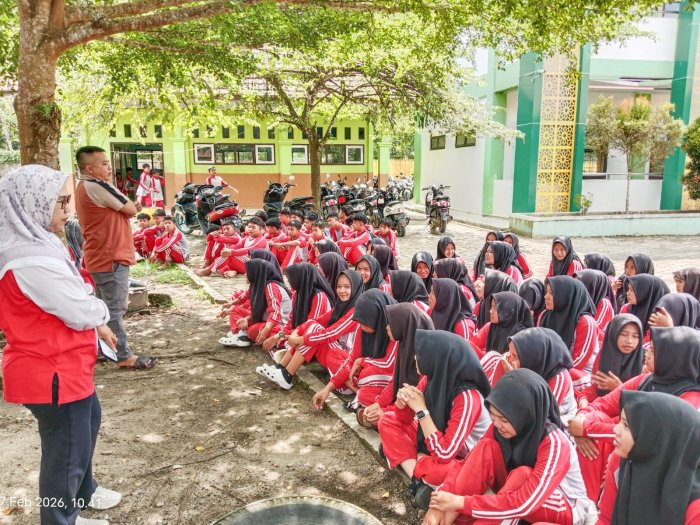 Pengarahan Pembina OSIM dan Seluruh Wali Kelas IX MTsN 1 Bungo dalam Persiapan Siswa Menghadapi Agenda Kelas IX