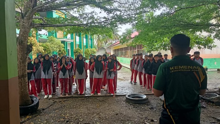 Jelang Hari H, Panitia UM 2026 MTsN 1 Bungo Bagikan Kartu Ujian dan Bekali Siswa dengan Arahan Penting Jelang Hari H, Panitia UM 2026 MTsN 1 Bungo Bagikan Kartu Ujian dan Bekali Siswa dengan Arahan Penting