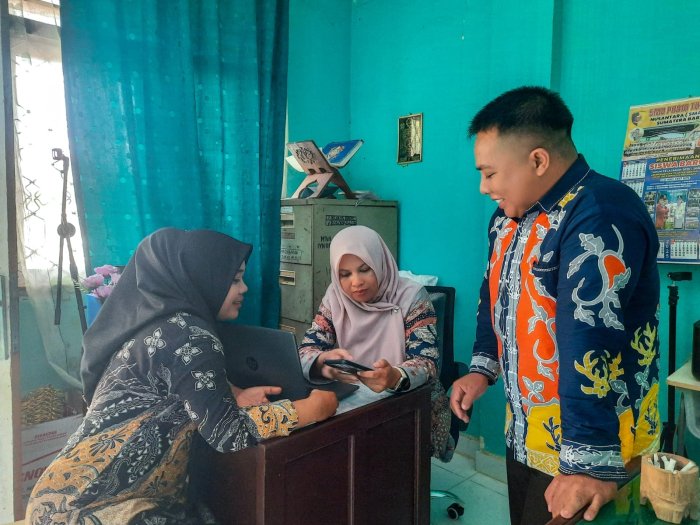 Guru MTsN 1 Bungo Lakukan Konsultasi Pengajuan PAK untuk Kenaikan Pangkat