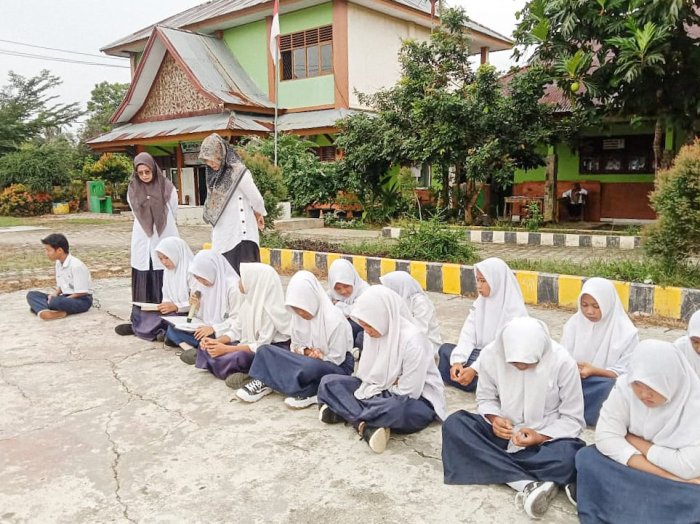 Khidmat dan Penuh Makna, Tadarus dan Kultum Hari Kedua MTsN 1 Bungo Semakin Menguatkan Spirit Ramadan Khidmat dan Penuh Makna, Tadarus dan Kultum Hari Kedua MTsN 1 Bungo Semakin Menguatkan Spirit Ramadan
