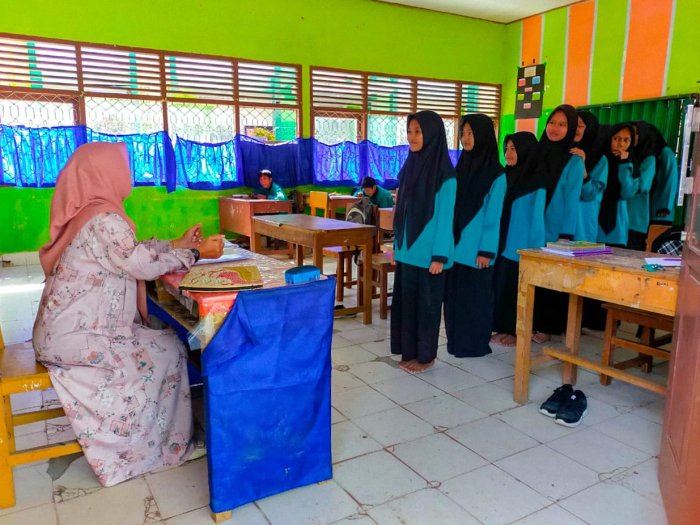 Pembelajaran Bahasa Inggris di MTsN 1 Bungo: Eksplorasi Pemahaman Peserta Didik Melalui Aktivitas Interaktif