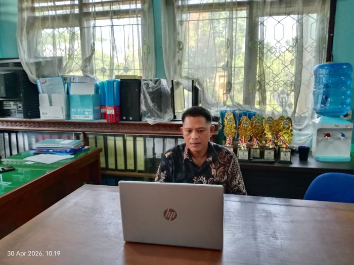 Candra, Staf TU MTsN 1 Bungo, Ikuti MOOC Orientasi PPPK Tahap 2 Kemenag Bersama BDK Padang via Zoom Candra, Staf TU MTsN 1 Bungo, Ikuti MOOC Orientasi PPPK Tahap 2 Kemenag Bersama BDK Padang via Zoom