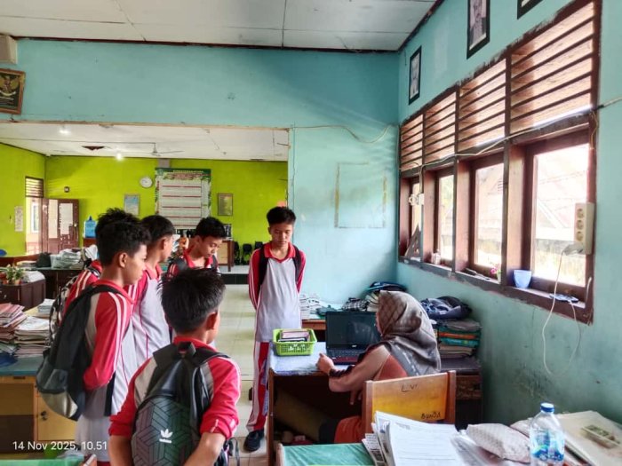 Lakukan Pendekatan Preventif, Wali Kelas VIII A MTsN 1 Bungo Atasi Masalah Kelas dengan Humanis
