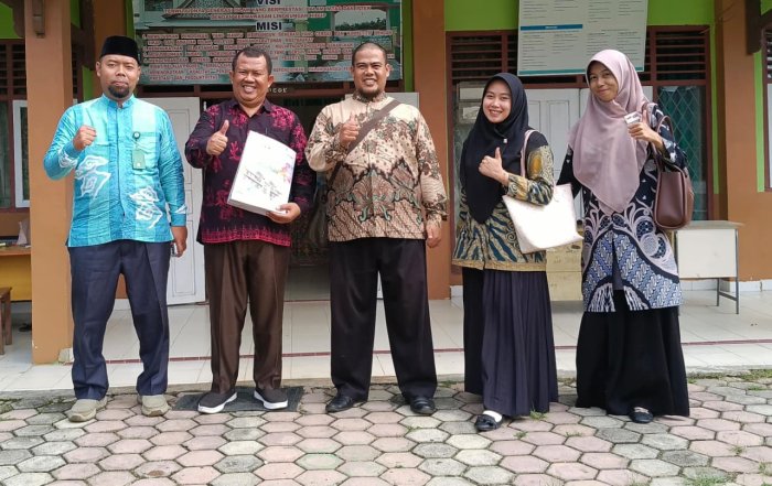 Perkuat Sinergi Pendidikan, Ponpes Diniyah Al-Azhar Bungo Sambangi MTsN 1 Bungo untuk Sosialisasi Penerimaan Santri Baru