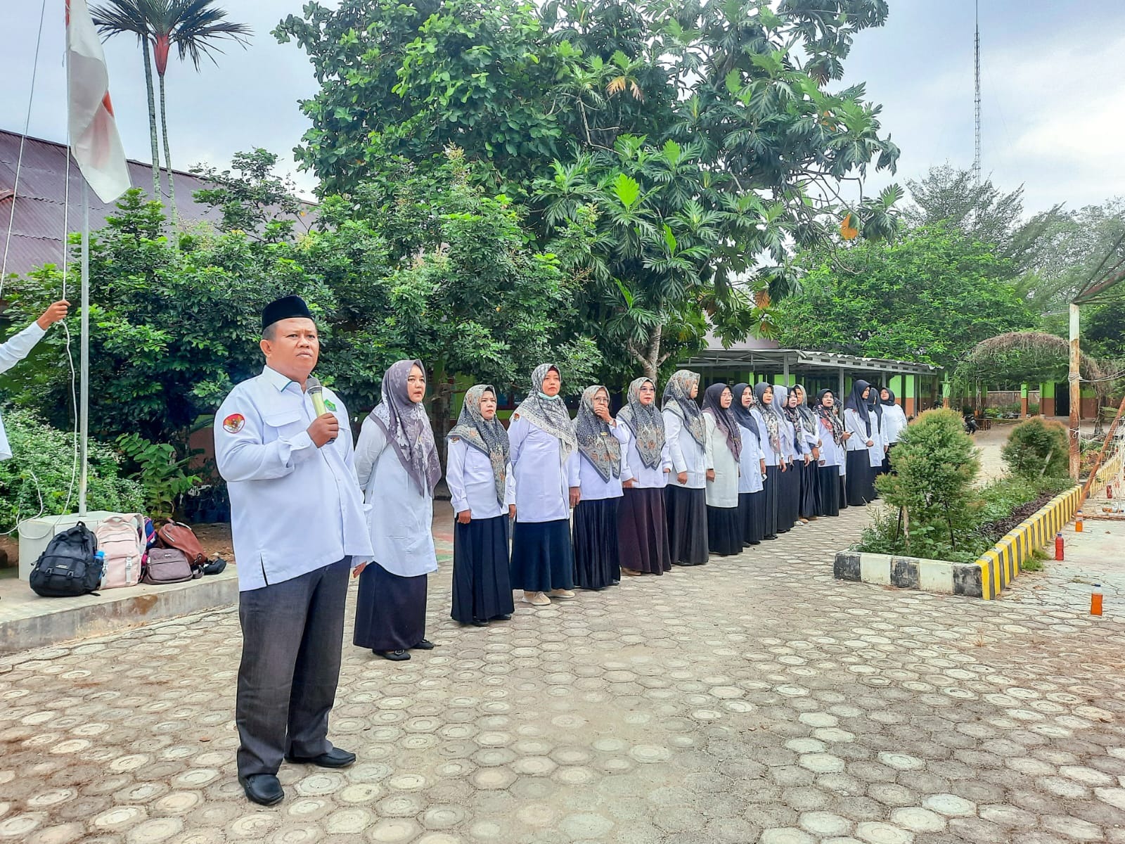 Apel Pembukaan MATSAMA MTsN 1 Bungo Dilaksanakan Hari Ini Apel Pembukaan MATSAMA MTsN 1 Bungo Dilaksanakan Hari Ini