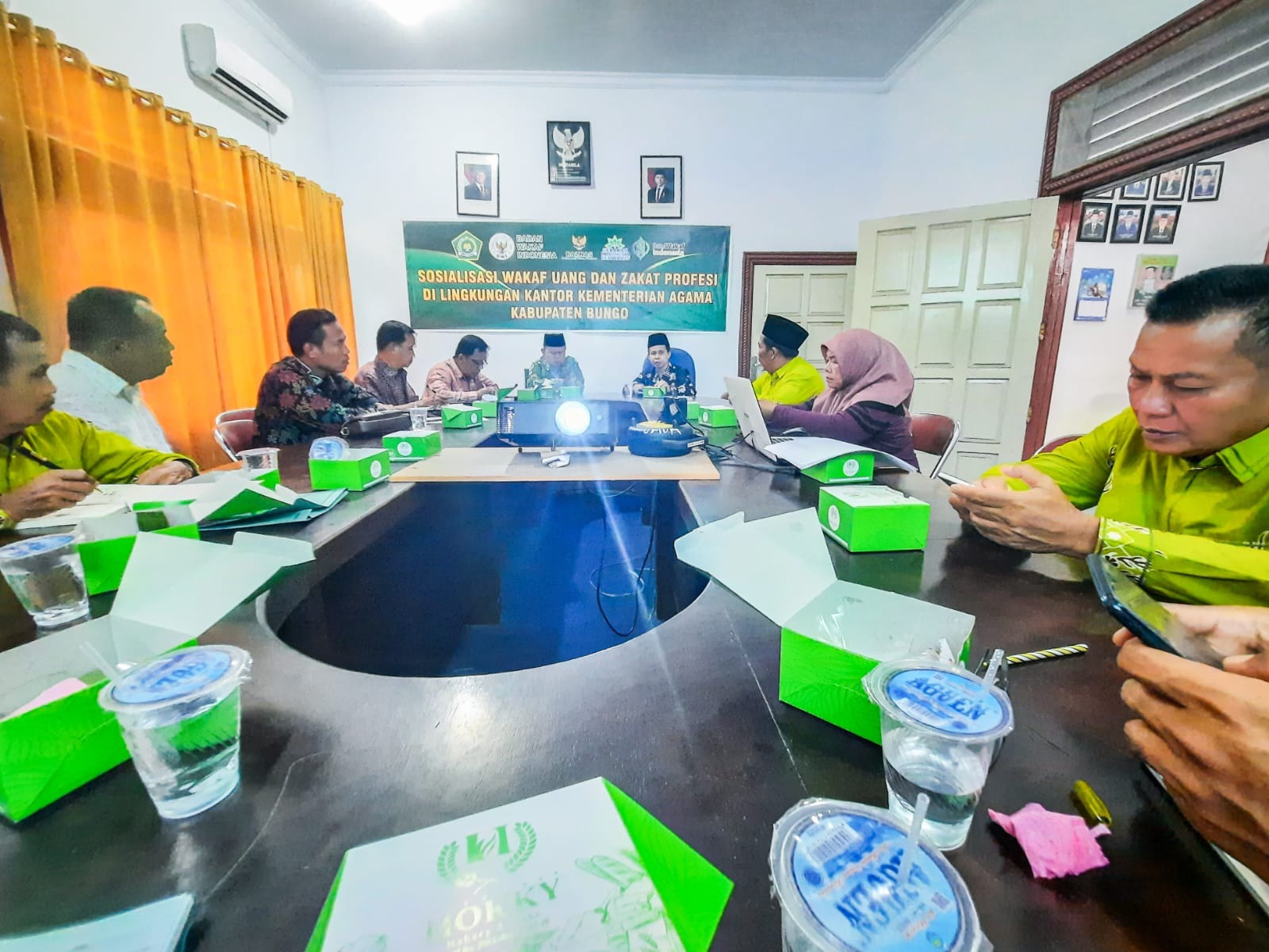 Kepala MTsN 1 Bungo Ikuti Sosialisasi Wakaf Uang dan Zakat Profesi di Kantor Kemenag Bungo