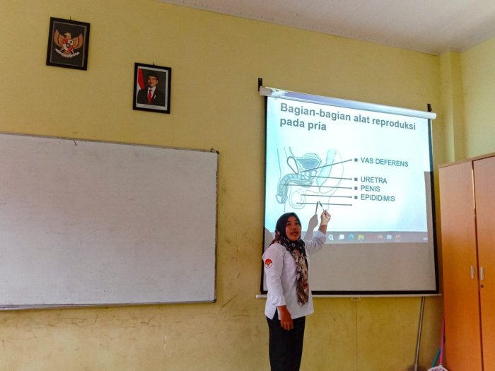 Dalami Materi Sistem Reproduksi, Para Siswa Kelas 9c Merasa Tertantang