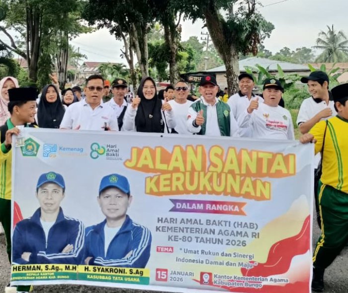 Langkah Ceria dalam Harmoni, Keluarga Besar MTsN 1 Bungo Meriahkan Jalan Santai Kerukunan HAB ke-80 Kemenag RI