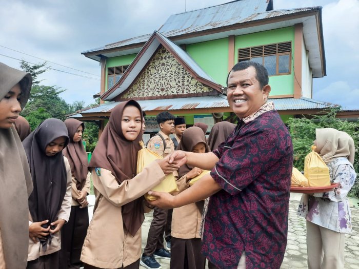 Apresiasi Prestasi Jadi Budaya, Kepala MTsN 1 Bungo Tegaskan Komitmen Beri Reward bagi Siswa Berprestasi