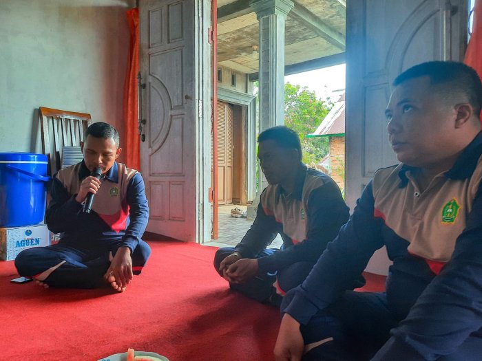 Keluarga Besar MTsN 1 Bungo Hadiri Doa Selamat