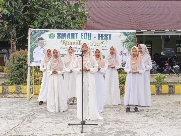 Semangat Baru dari Kelas 7! Peserta Termuda Ramaikan Lomba Vokal Grup SMART Ramadan MTsN 1 Bungo