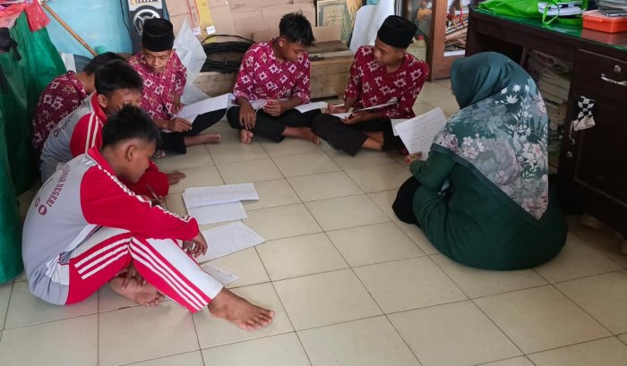 Tanggung Jawab Akademik Tinggi: Siswa MTsN 1 Bungo Ikuti Ujian Susulan Bahasa Arab