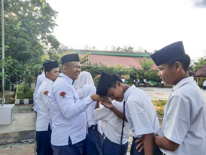 KBC Mengakar di MTsN 1 Bungo: Membangun Cinta, Karakter, dan Prestasi di Lingkungan Madrasah KBC Mengakar di MTsN 1 Bungo: Membangun Cinta, Karakter, dan Prestasi di Lingkungan Madrasah