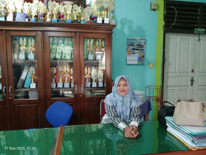 Kembali Bertugas, Ibu Cici Sandi Disambut Hangat Rekan-Rekan Kerja