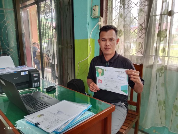 Ridwan, S.Pd.I Staff MTsN 1 Bungo Raih Sertifikat Pelatihan Budaya Pelayanan Prima dari BSI dan Kemenag Ridwan, S.Pd.I Staff MTsN 1 Bungo Raih Sertifikat Pelatihan Budaya Pelayanan Prima dari BSI dan Kemenag