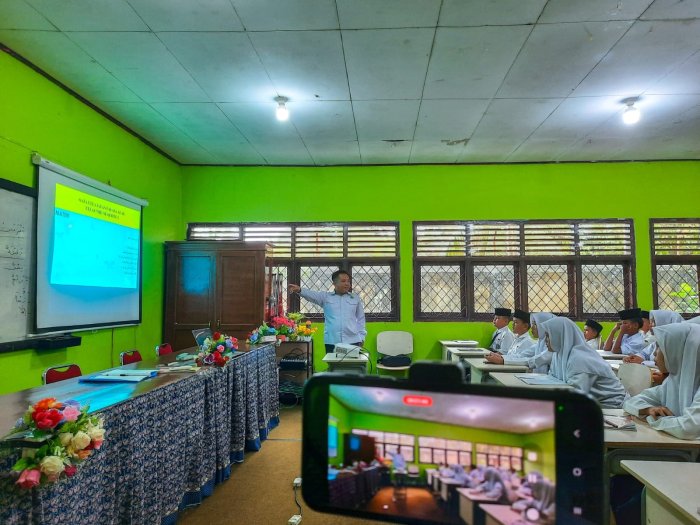 Guru MTsN 1 Bungo Laksanakan Pengambilan Video Mengajar untuk PPG Daljab 2025
