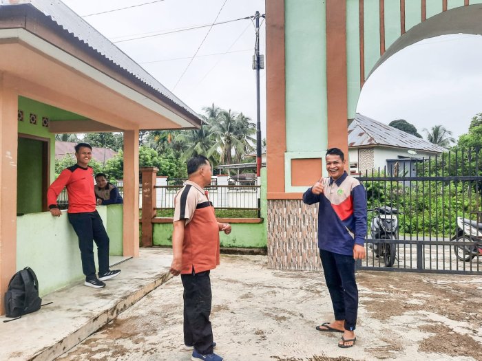 Sabtu Energik! GTK MTsN 1 Bungo Semangat Awali Hari dengan Senam Sehat Bersama Siswa Sabtu Energik! GTK MTsN 1 Bungo Semangat Awali Hari dengan Senam Sehat Bersama Siswa