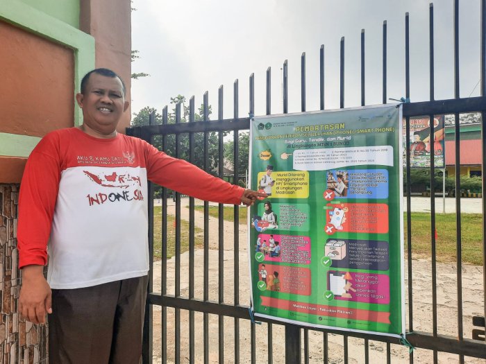MTsN 1 Bungo Pasang Pamflet Pembatasan Penggunaan Handphone, Wujud Komitmen Ciptakan Lingkungan Belajar Kondusif