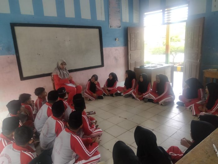 Diskusi Santai Namun Bermakna: Wali Kelas 7B Tampung Aspirasi Siswa