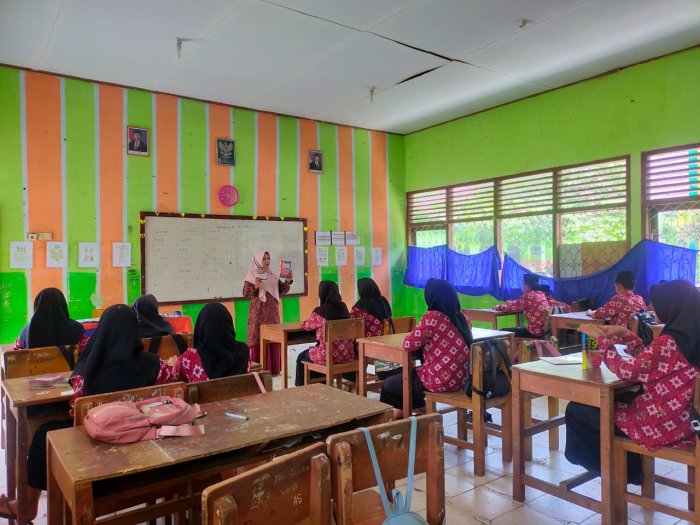 Seru dan Interaktif! Pembelajaran Comparative Adjective di Kelas 8 MTsN 1 Bungo Tuai Antusias Siswa Seru dan Interaktif! Pembelajaran Comparative Adjective di Kelas 8 MTsN 1 Bungo Tuai Antusias Siswa