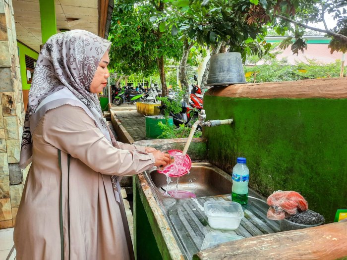 Optimalkan Kebersihan, MTsN 1 Bungo Dorong Pemanfaatan Fasilitas Sanitasi Secara Maksimal