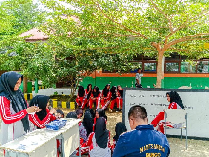 Tegang dan Antusias! Proses Penghitungan Suara PILKASIM 2025 MTsN 1 Bungo Berjalan Transparan dan Tertib