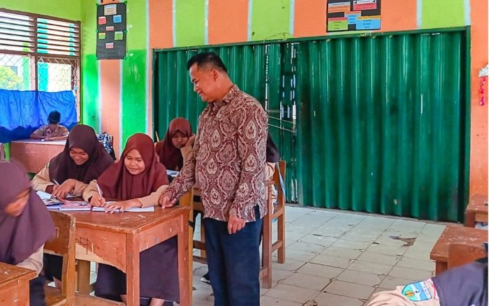 Membuka Pintu Pemahaman Matematika dengan Cara Menyenangkan Membuka Pintu Pemahaman Matematika dengan Cara Menyenangkan