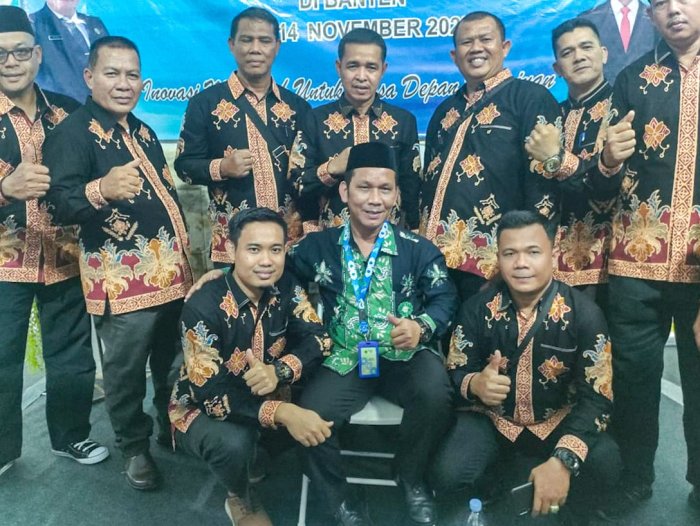 Kepala MTsN 1 Bungo dan Seluruh Kamad se-Kabupaten Bungo Bersama Kanwil Kemenag Jambi di Ajang EXPO Madrasah Nasional