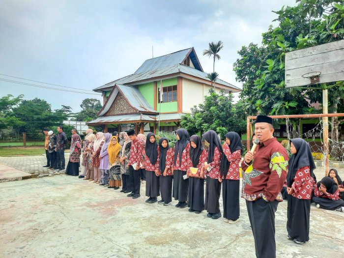 MTsN 1 Lepas Kontingen OMI 2025 Tingkat Kabupaten Bungo MTsN 1 Lepas Kontingen OMI 2025 Tingkat Kabupaten Bungo