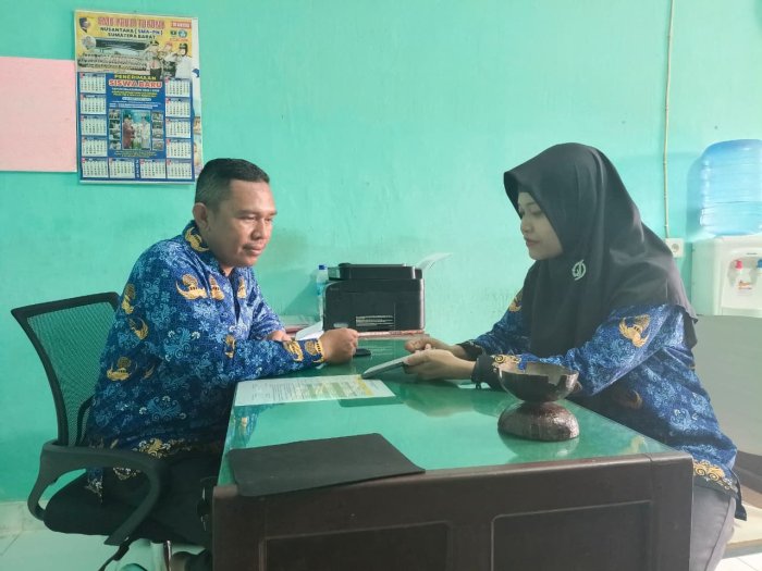 Wali Kelas VIIC MTsN 1 Bungo dan Waka Kesiswaan Sinergi Tangani Kasus Absensi Siswa Berulang