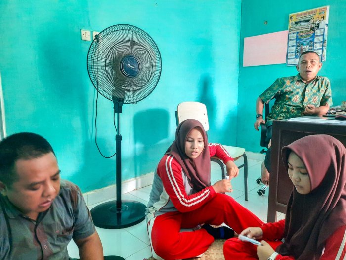 Panitia OSIM MTsN 1 Bungo Gerak Cepat Siapkan Surat Suara untuk Pemilihan Ketua OSIM 2025/2026