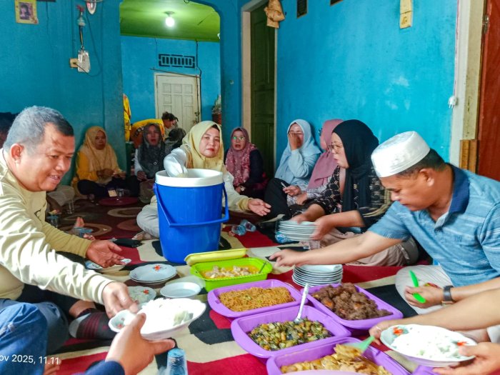 Jalin Keakraban, Keluarga Besar MTsN 1 Bungo Hadiri Undangan Aqiqah dan Tasyakuran! Jalin Keakraban, Keluarga Besar MTsN 1 Bungo Hadiri Undangan Aqiqah dan Tasyakuran!