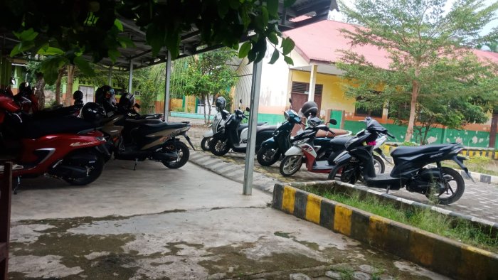 Disiplin Pasca Lebaran, GTK MTsN 1 Bungo Tetap Aktif dan Hangat dalam Kebersamaan Disiplin Pasca Lebaran, GTK MTsN 1 Bungo Tetap Aktif dan Hangat dalam Kebersamaan